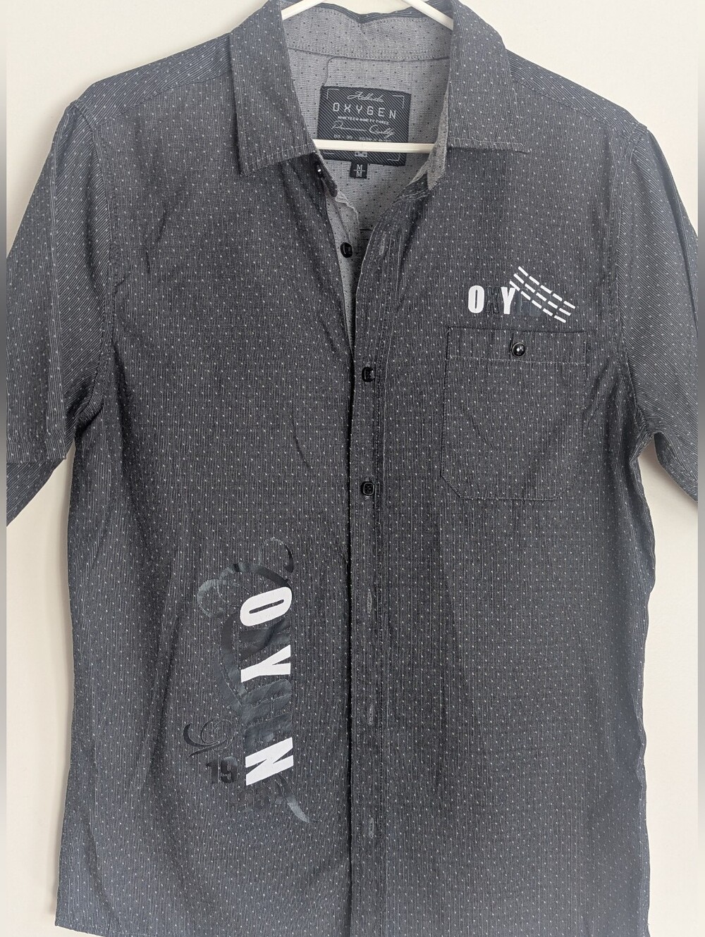 Oxygen Men's Gray Graphic Button Down Shirt Size Medium Nineteen Ninety Three Po